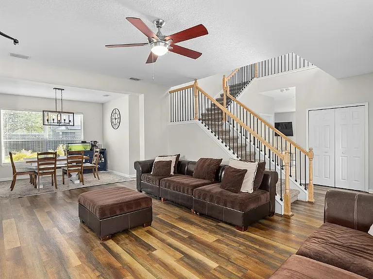 708 Flowers St — Photo 10