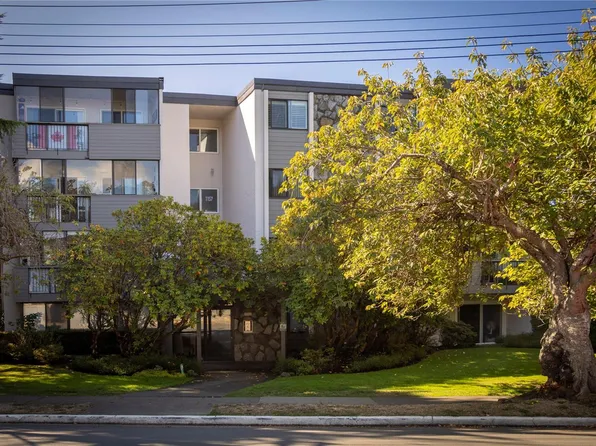 1157 Fairfield Rd #402, Victoria, BC V8V 3A9