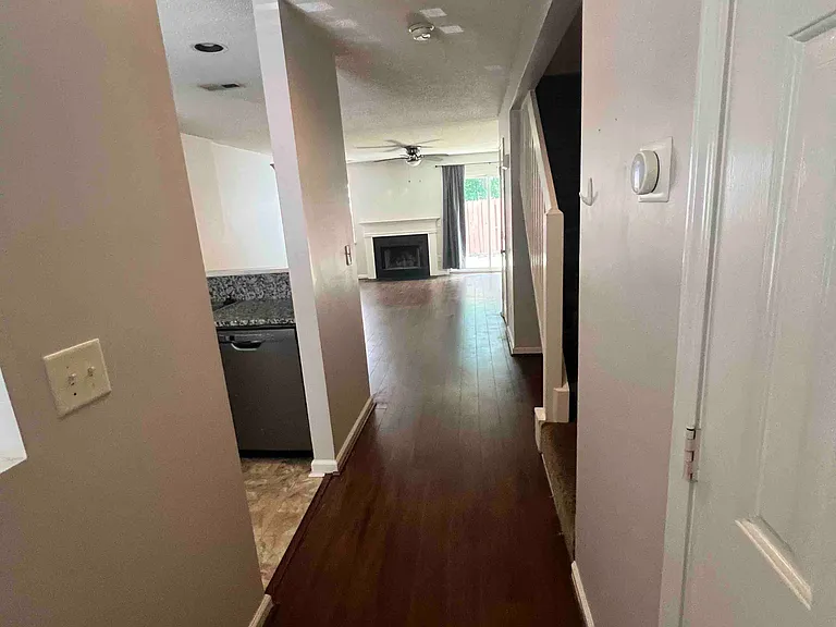 11168 Whitlock Crossing Ct — Photo 2