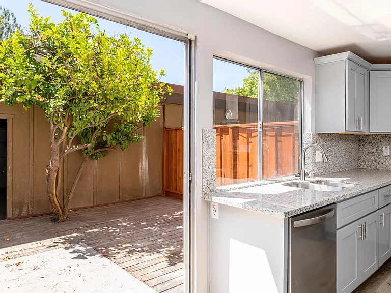 2386 Lava Dr — Photo 6