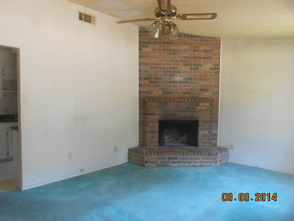 3rd image of 4929 Darrow Ln