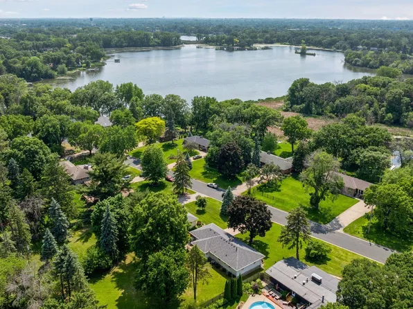 5456 Twin Lake Blvd E, Brooklyn Center, MN 55429