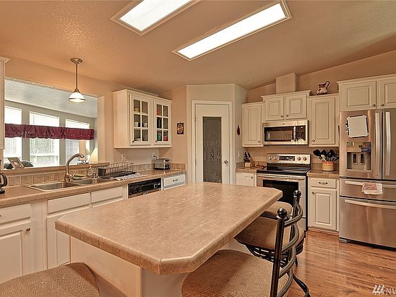 5th image of 8124 143rd Ave NE