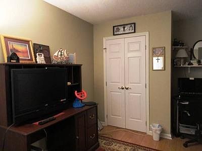 5th image of 602 Windsor Dr