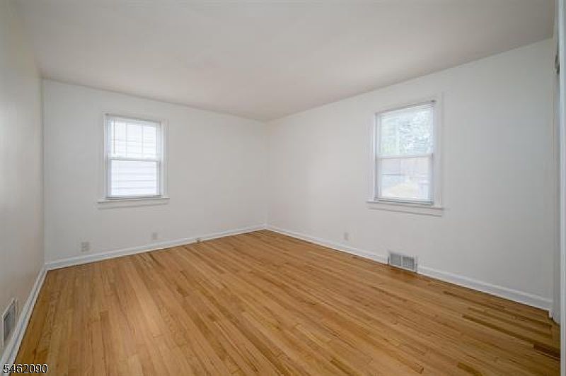 1st image of 180 Mountainview Ave