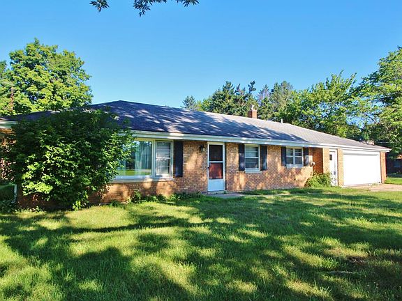2nd image of 2424 Thomas Dr