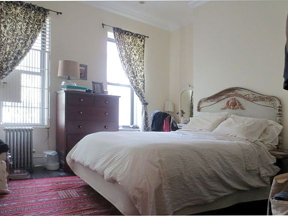 2nd image of 341 S 4th St APT 1R