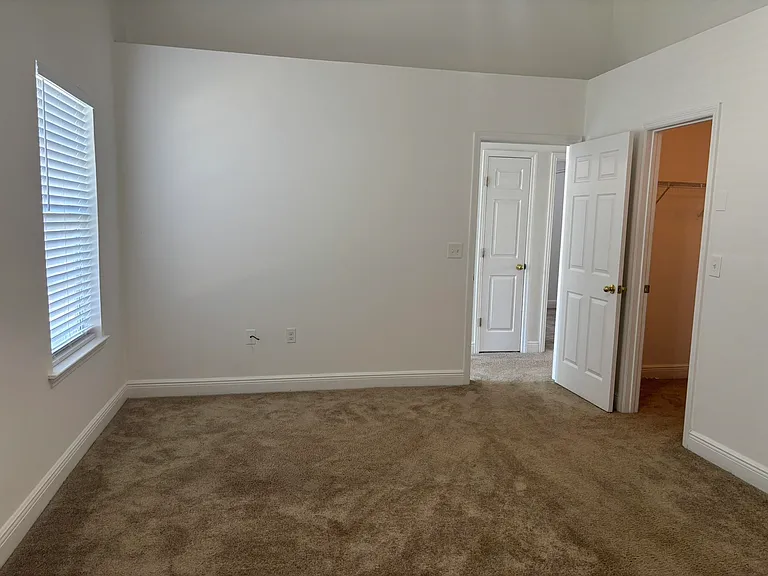 3326 Golden Rain Dr — Photo 19