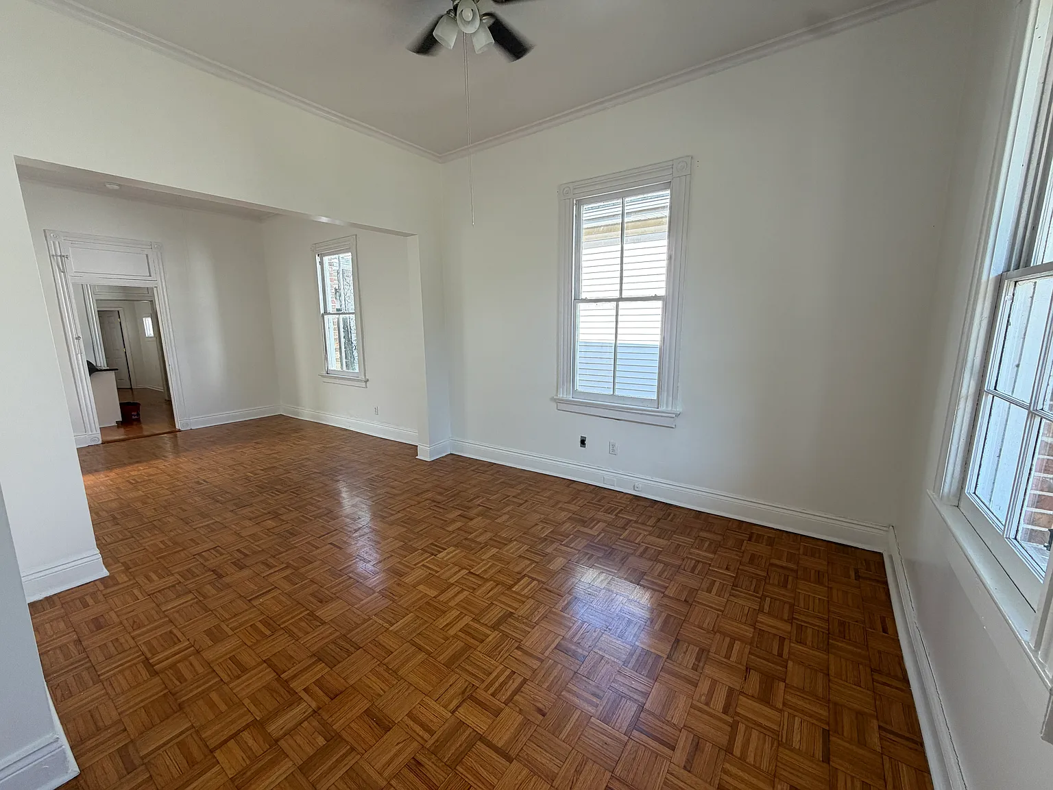 3 bed, 1100 sqft, $1,900 — Photo 2