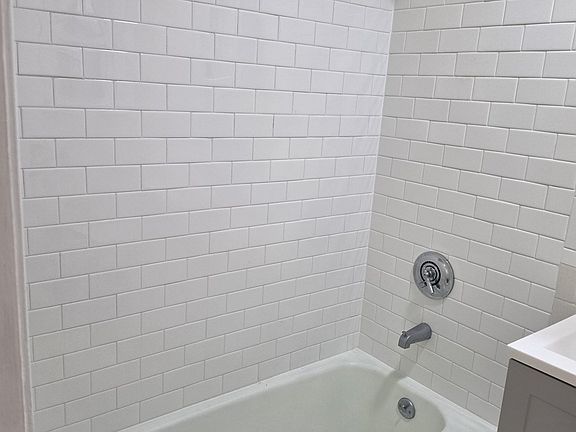 4th image of 838 Western Ave #4