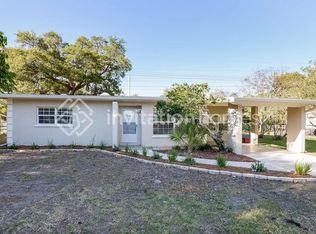 3701 Schwalbe Dr, Sarasota, FL 34235