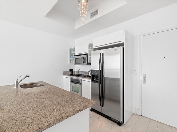 5th image of 88 S Biscayne Blvd Floor 5002