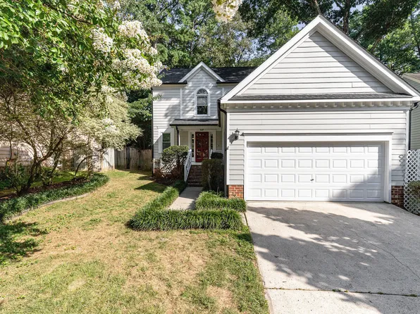 1429 Deltona Dr, Raleigh, NC 27615