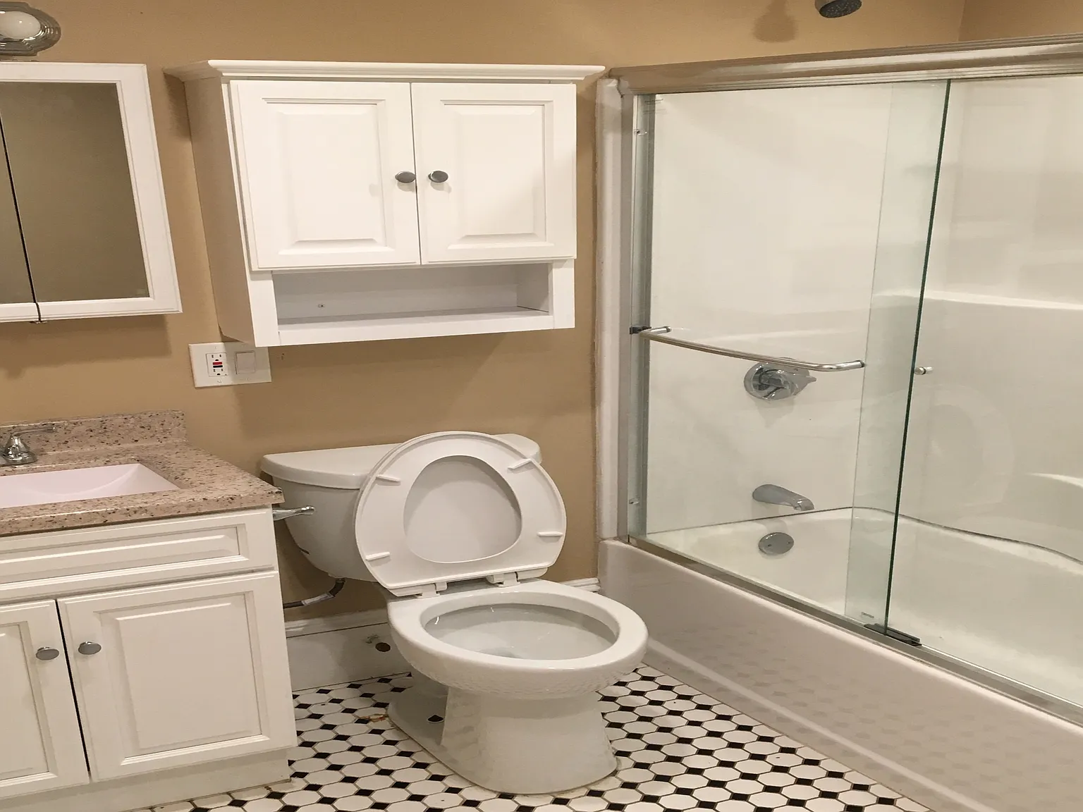 3 bed, 1.5 bath, 1200 sqft, $2,200 — Photo 4