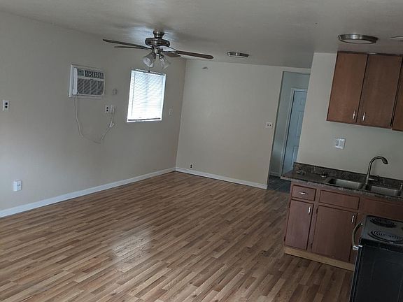4th image of 3500 Robertson Ave #C