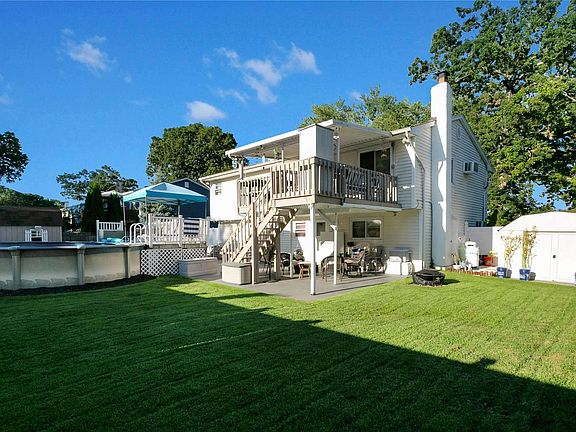 3rd image of 24 Ronkonkoma Blvd