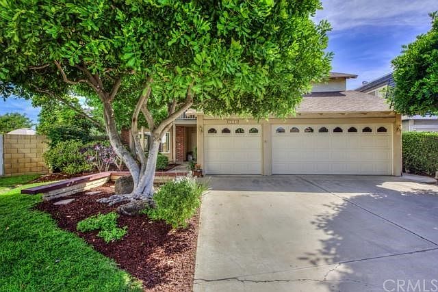 1433 Beechwood Street Located on a Premium Corner Lot*3 Car Garage w/long driveway large enough to park 6 cars!