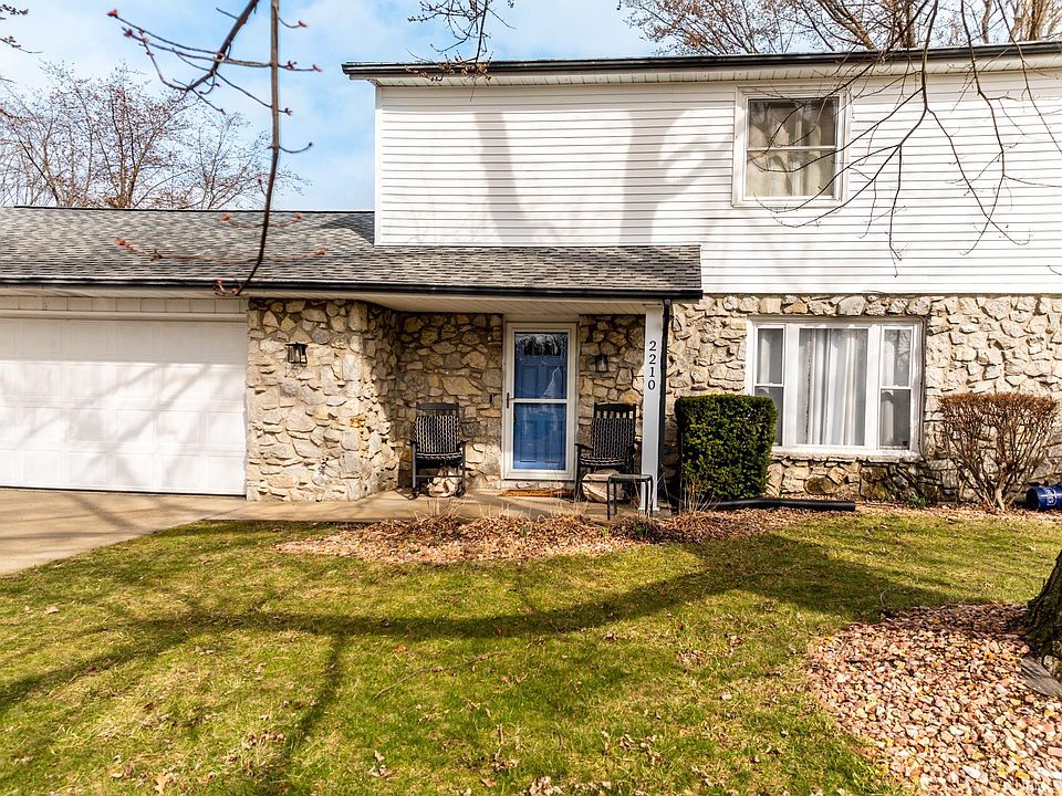 1st image of 2210 W Christy Ln