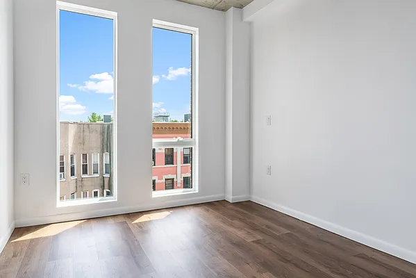 Rented by EXR | media 43