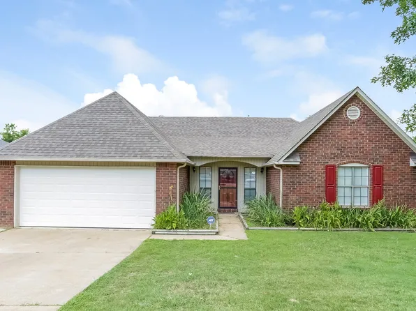10264 Amanda Dr, Olive Branch, MS 38654