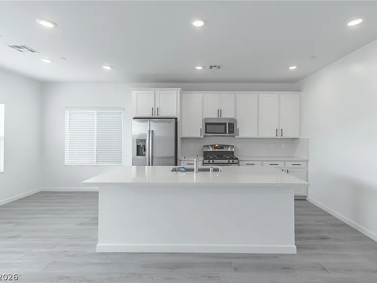 3380 Sunlight Grove Ln — Photo 5