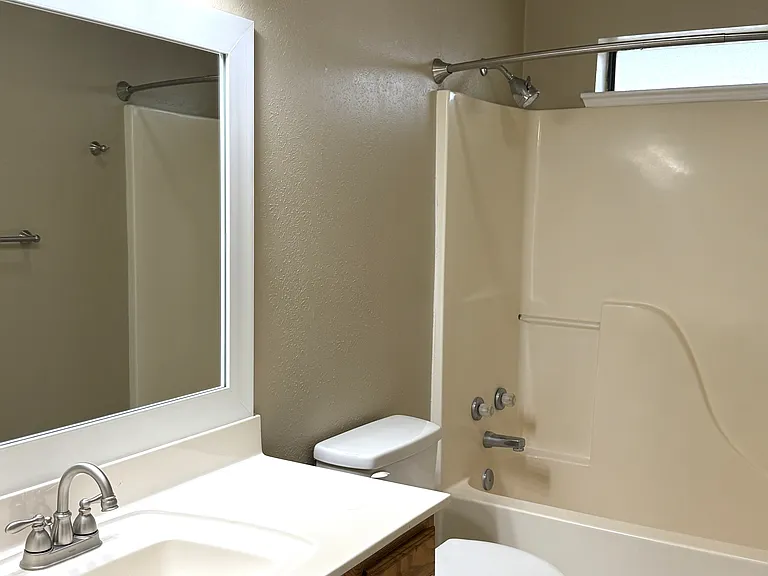 1505 Richland Ct N — Photo 30