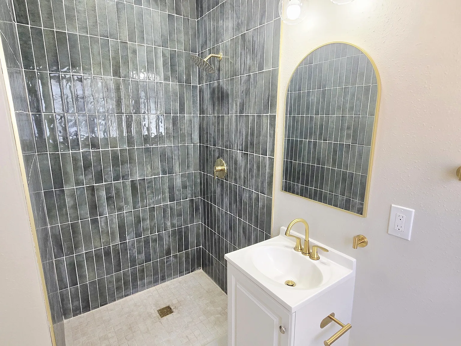 1 bed, 432 sqft, $1,300 — Photo 2