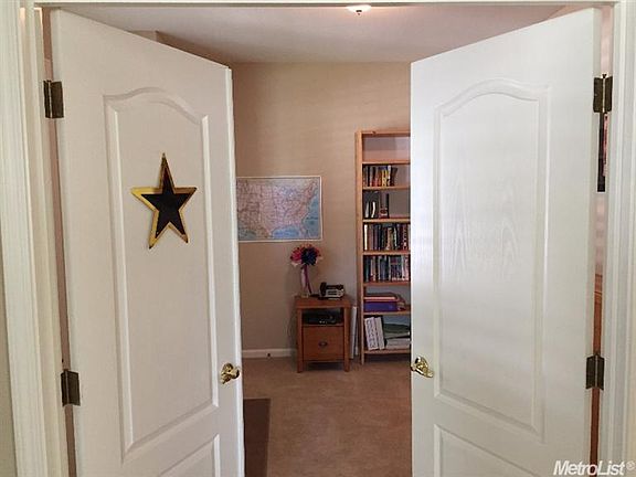 3rd image of 2216 Woodbury Dr