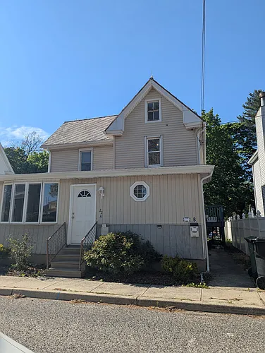 22 Arbutus Ave #B Photo 1
