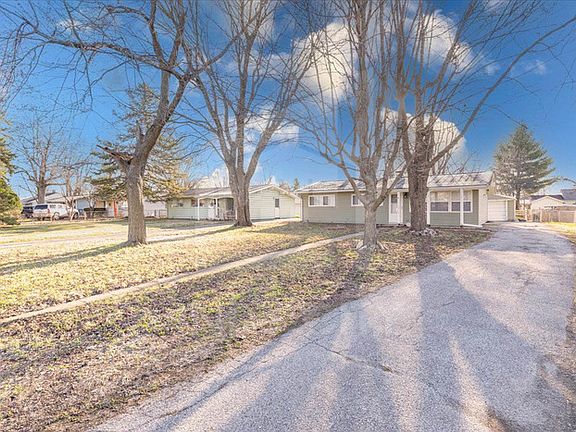 2nd image of 3043 W Mooresville Rd