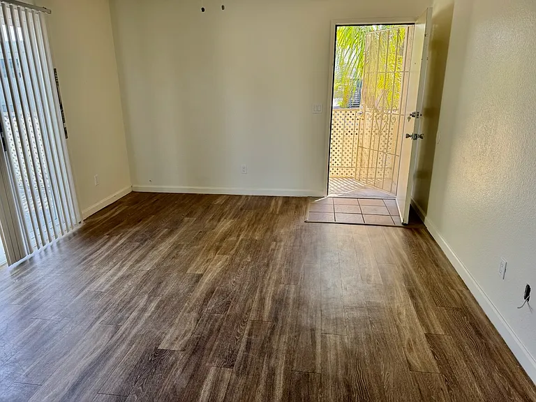 260 Lloyd St #8 — Photo 3