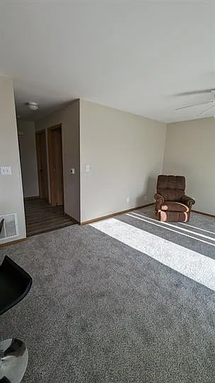 215 Jewel Dr #6 — Photo 5