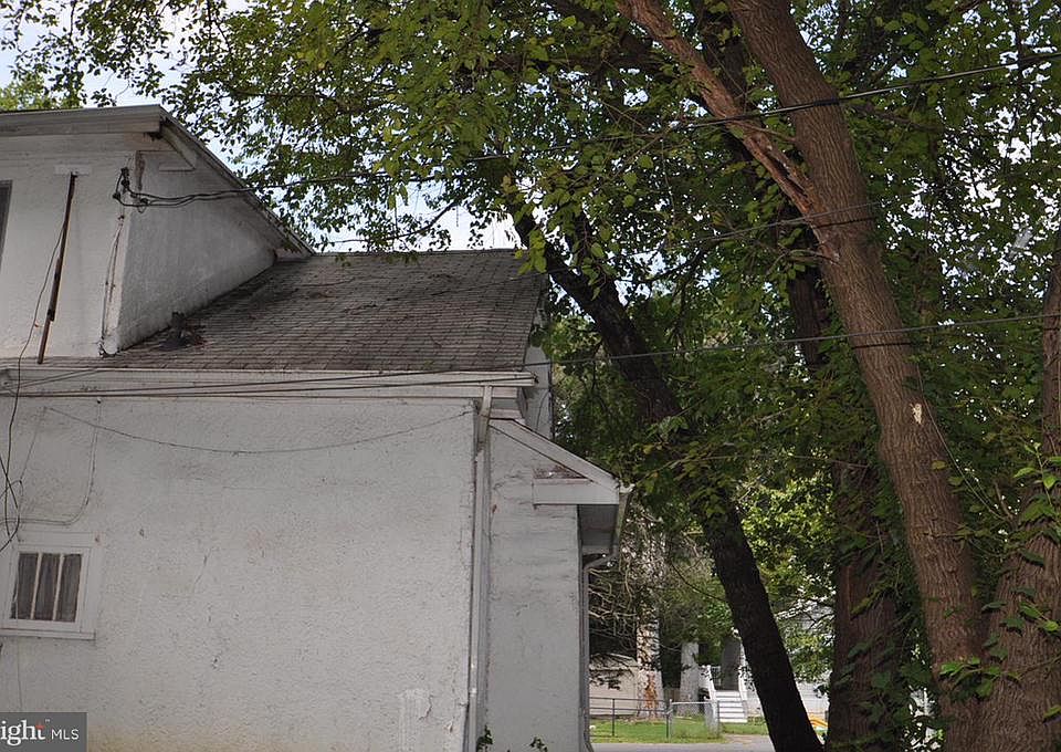 2nd image of 403 Beechwood Rd
