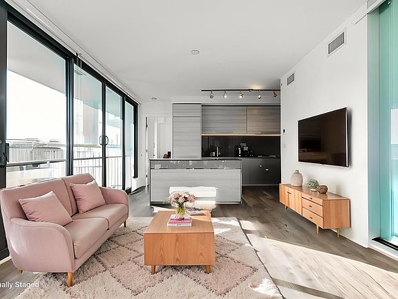 3rd image of 4488 Juneau St #303