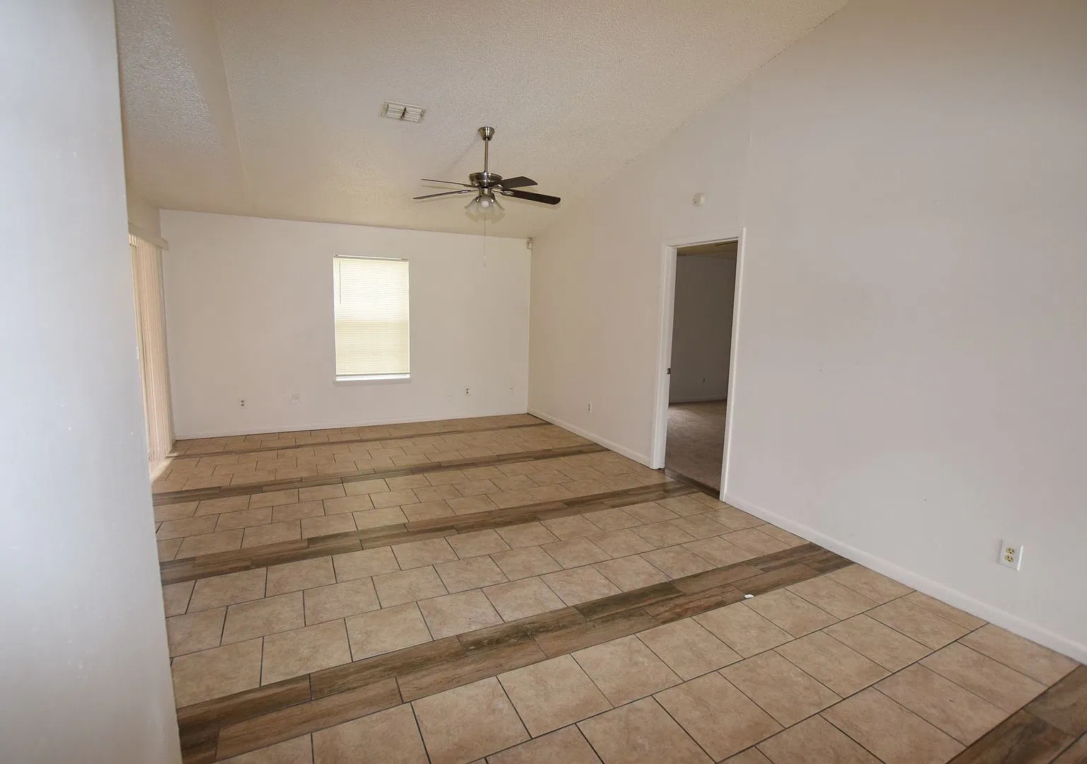 3/2 Home For Rent at 38 N. Hudson Street Orlando, FL 32835 — Photo 3