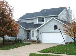 1315 W 60th St, Davenport, IA 52806