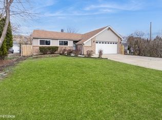 1727 Webster Ln, Des Plaines, IL 60018