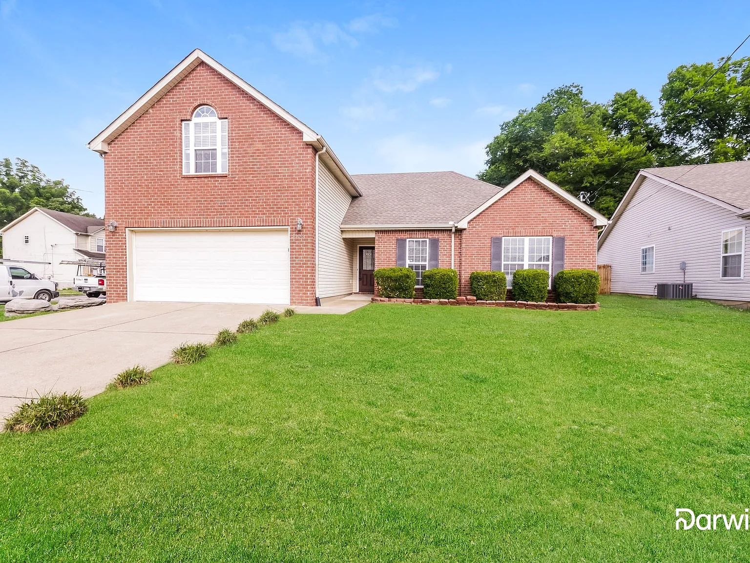 3 bed, 2.0 bath, 1761 sqft, $2,205 — Photo 2