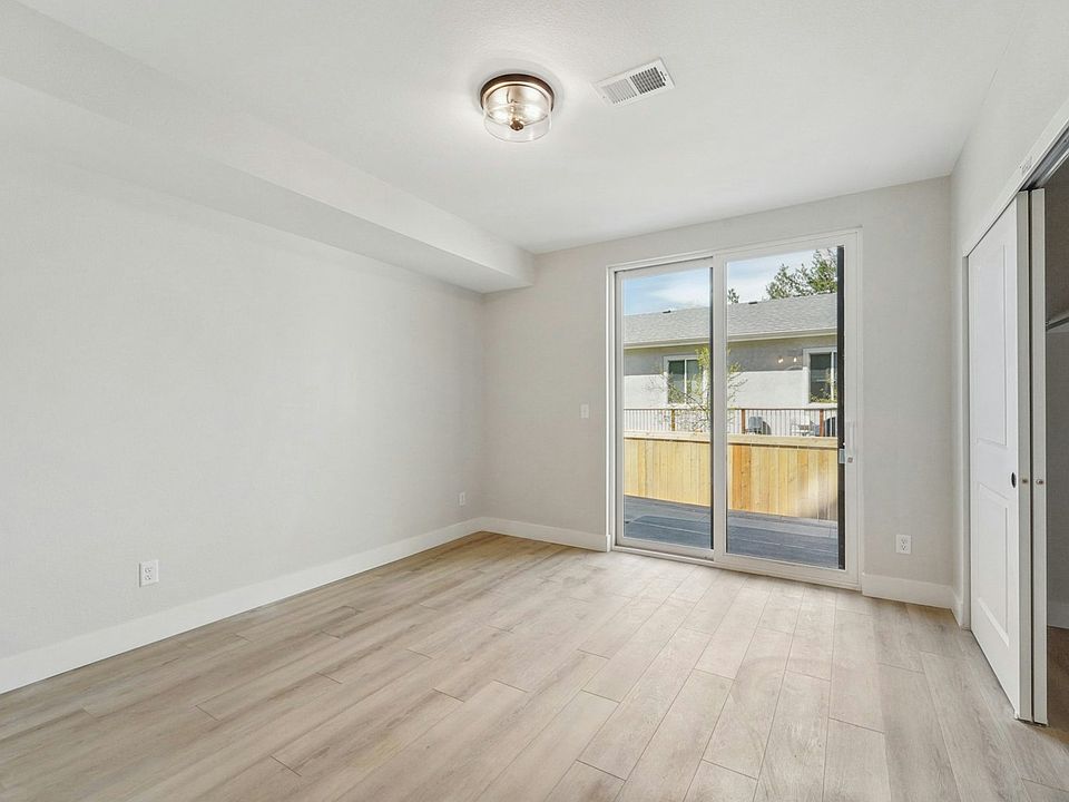 Secondary Main Floor Bedroom