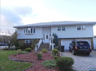 20 La Rosa Dr, Little Ferry, NJ 07643