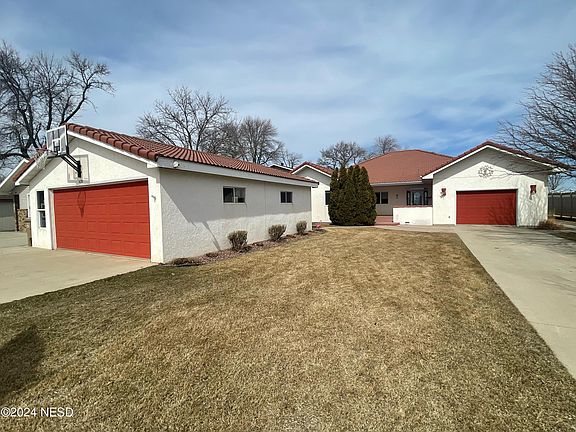 3rd image of 678 S Lake Dr