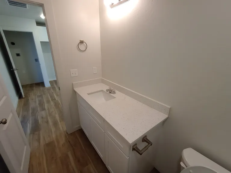 400 SW Grand Blvd #1 — Photo 14