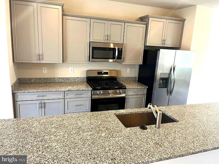 1813 Ritter Dr — Photo 17