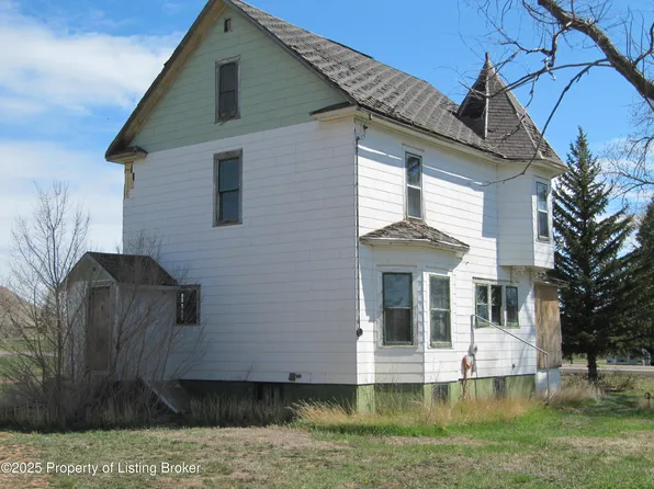 25 W Grove St, Sentinel Butte, ND 58654
