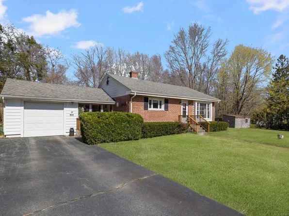 17 Champagne Street, Plainfield, CT 06354
