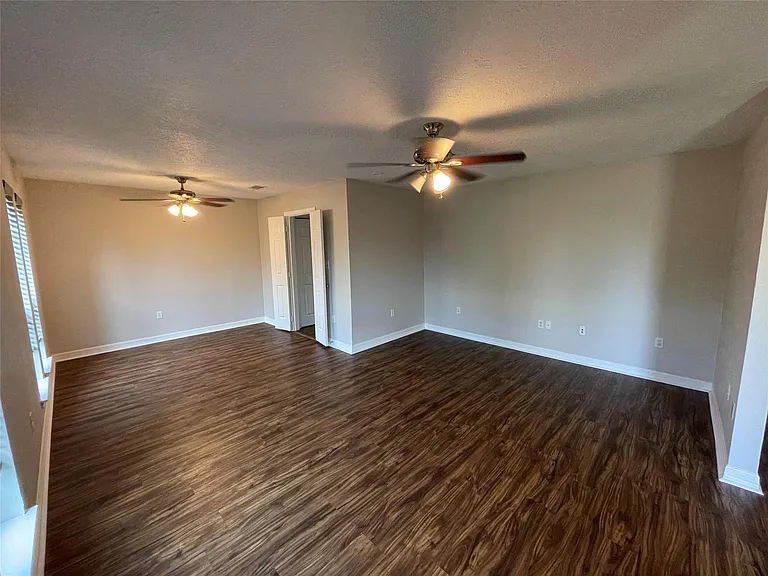 16510 Oxnard Ln — Photo 7