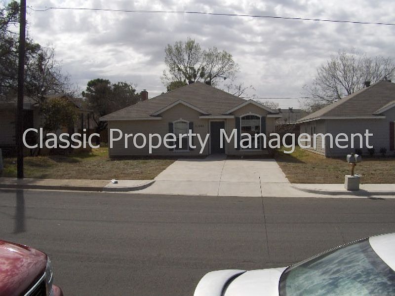 1st image of 2006 Wesley Dr APT A