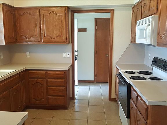 4th image of 24742 Heartwood Dr