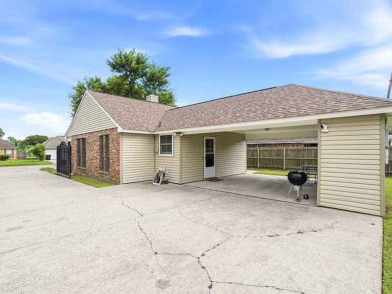 Elvin Dr — Photo 20