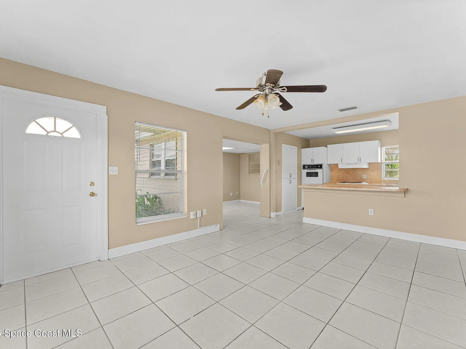 3 bed, 2.0 bath, 1175 sqft, $1,600 — Photo 4